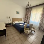 Casa Cervi With Pool & Garden Near