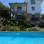 Casa Cervi With Pool & Garden Near Appartement